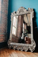 Industrial Riverside Creative Studio Loft - Image 4