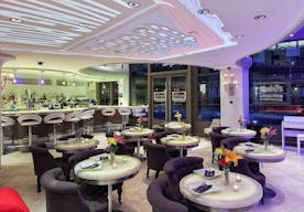 Gorgeous Corner Storefront in Flatiron - Image 0