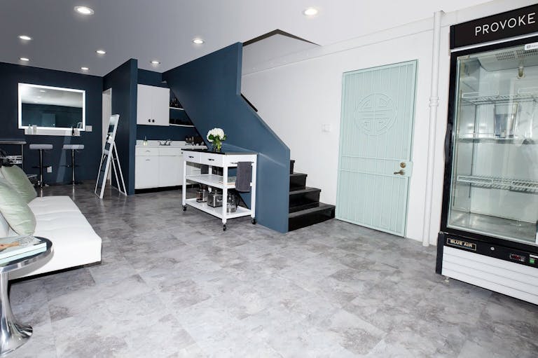 17 ft CEILING, GALLERY, PHOTO STUDIO, EVENT, POP UP SPACE, PARKING, PRIME LA CHINATOWN - Image 4