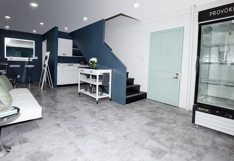 17 ft CEILING, GALLERY, PHOTO STUDIO, EVENT, POP UP SPACE, PARKING, PRIME LA CHINATOWN - Image 4