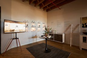 Beautiful, Calming, Industrial Studio-Store Perfect for Minimalist Lovers! - Image 4