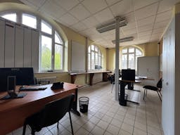 D�cor/Lieu de tournage: Commissariat - Image 14