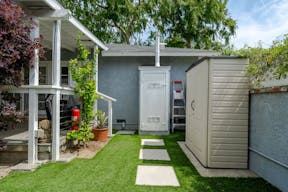 Creative Studio Space with Large Backyard for Photo/Video/Events - Image 11