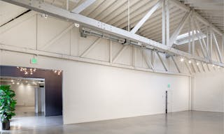 Beautiful Warehouse in South Park - Image 6