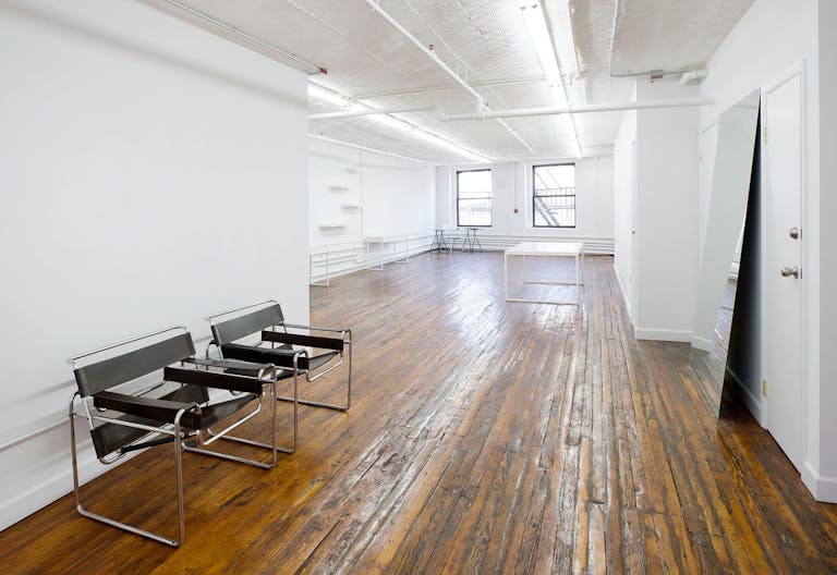 Beautiful Downtown Showroom - Image 1