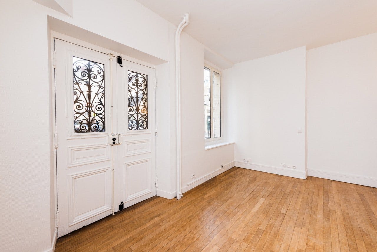 Compact Showroom in the Upper Marais, Paris