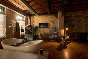 Beautiful, Calming, Industrial Studio-Store Perfect for Minimalist Lovers! - Image 7