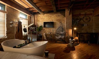 Beautiful, Calming, Industrial Studio-Store Perfect for Minimalist Lovers! - Image 7