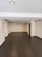 Prime Corner Showroom on Boulevard Saint-Michel - Image 6