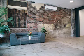 Echo Park Retail Space with High Street Visibility and Photo Studio - Image 7