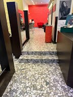 Boutique Shop For Rent - Prime Bordeaux - Near Place des Grands Hommes - Ideal Pop-Up Store - Image 2