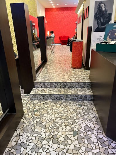 Boutique Shop For Rent - Prime Bordeaux - Near Place des Grands Hommes - Ideal Pop-Up Store - Image 2