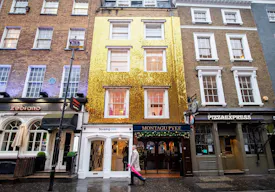 Exclusive Townhouse Rental in the Heart of London - Image 3