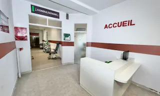 Décor/Lieu de tournage: Hôpital - Clinique Privée - Image 4