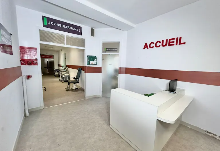 Décor/Lieu de tournage: Hôpital - Clinique Privée - Image 4
