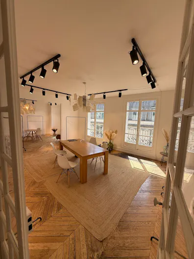Office Showroom dream space  - Image 2