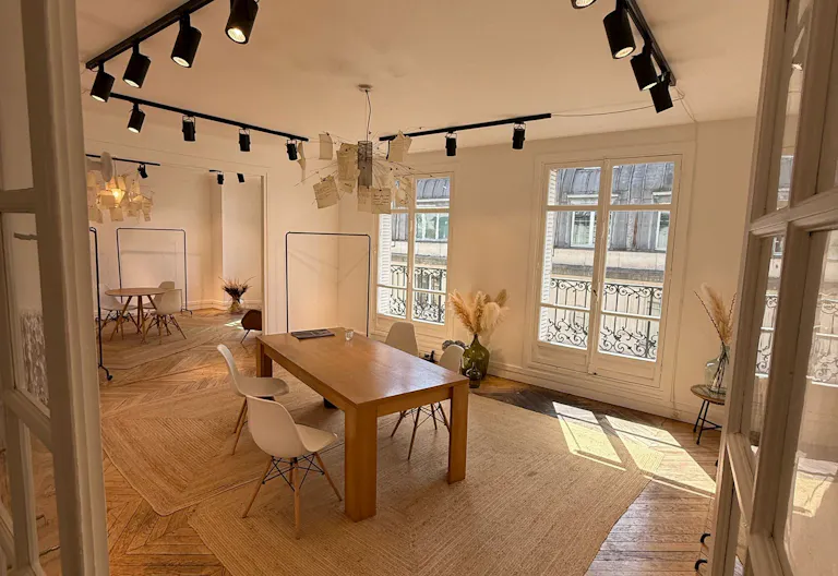 Office Showroom dream space - Image 2