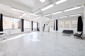 Studio photo en plein coeur du 10 ème arrondissement - Image 1