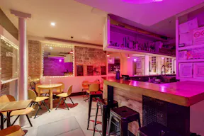 Restaurant | Paris 3�me | Pizzeria | Natural Lighting | Color Lighting Evening Options - Image 4