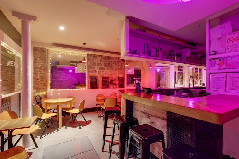 Restaurant | Paris 3�me | Pizzeria | Natural Lighting | Color Lighting Evening Options - Image 4