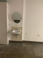 Store front for rent - Image 3