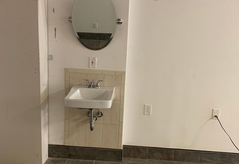 Store front for rent - Image 3