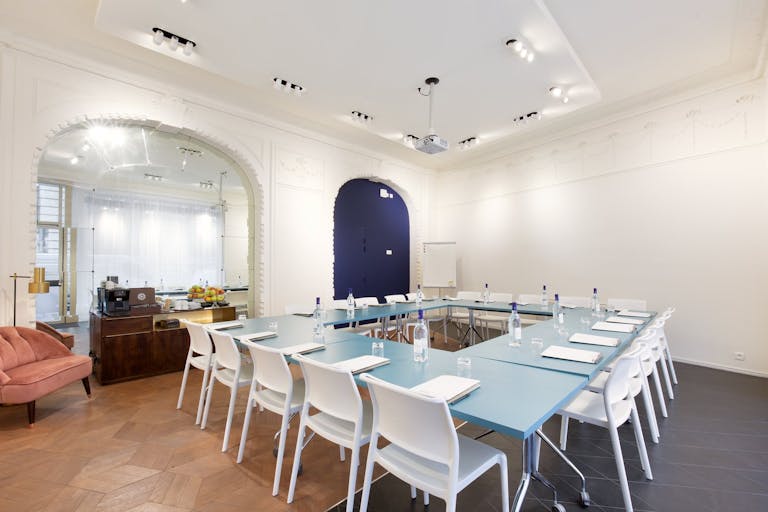 Chic Boutique in Toulouse - Image 2