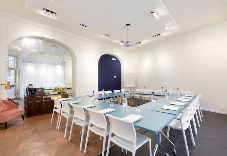 Chic Boutique in Toulouse - Image 2