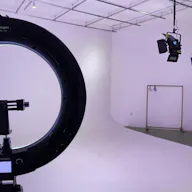 Studio 1 + Private Parking Lot - Image 5