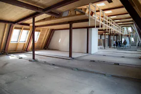 Light-Filled Rooftop Loft with Skyline Views at Kurfürstendamm - Image 2