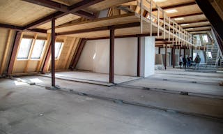 Light-Filled Rooftop Loft with Skyline Views at Kurfürstendamm - Image 2