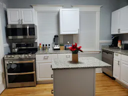 Charming 3 Bedroom Home, Close to U of M/Downtown/Dinkytown ~ Great Deck!! - Image 5
