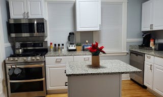 Charming 3 Bedroom Home, Close to U of M/Downtown/Dinkytown ~ Great Deck!! - Image 5