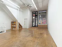 Sleek Storefront Gallery & Event Space in Prime Tribeca Art District - Image 1