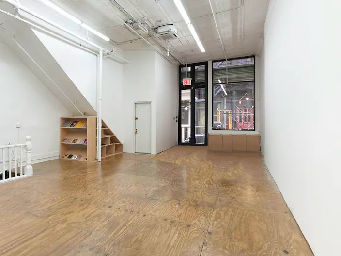 Sleek Storefront Gallery & Event Space in Prime Tribeca Art District - Image 1