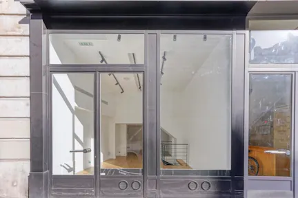 Luminous pop up store in Etienne Marcel (close to the Marais) - Image 0