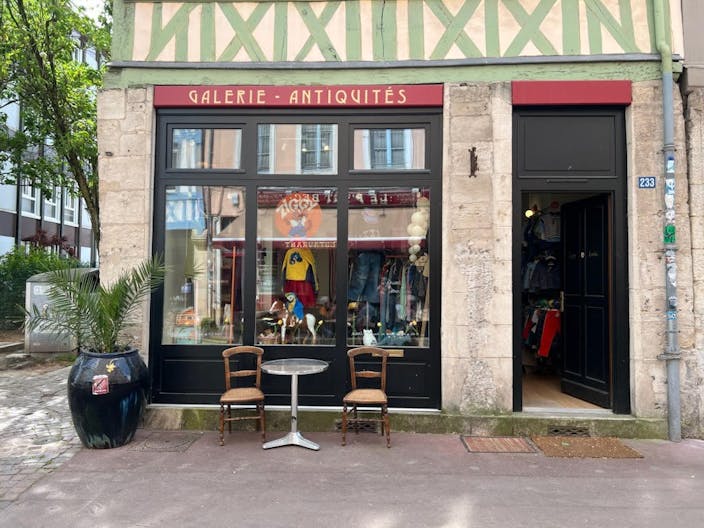 Charmante boutique de 40m2 dans le centre historique de Rouen, idéale pour un pop up store - Image 0