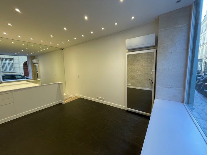 Jolie Boutique � Saint-Germain-des-Pr�s - Image 2