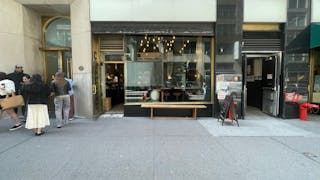 Our vintage oasis in the heart of the city - Image 1