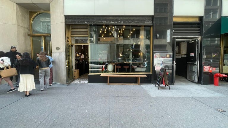 Our vintage oasis in the heart of the city - Image 1