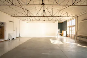 Espace de 300m2 en Campagne - Image 1