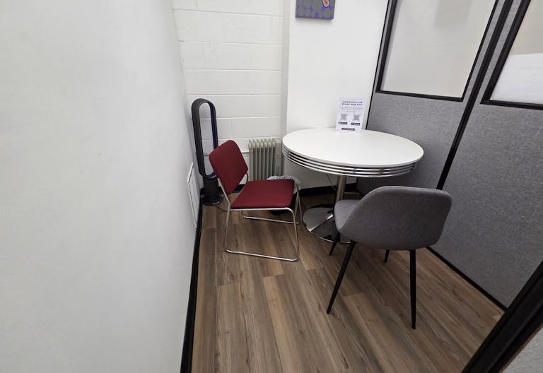 Spacious Multi-Purpose Conference Room in Harlem - Image 4