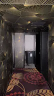 Unique 280 sqm Event & Showroom Space near Champs-Élysées - Image 7