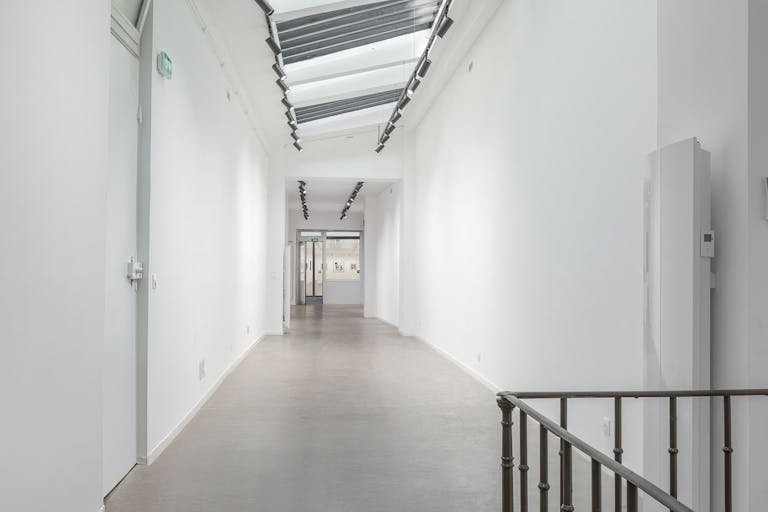 Boutique - Art Gallery Paris centre Marais - Image 4