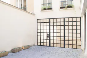 Rue de la Sainte Croix de la Bretonnerie Showroom - Image 5