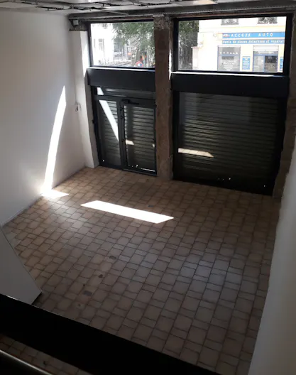 Galerie sur axe passant à Villeurbanne - Image 3