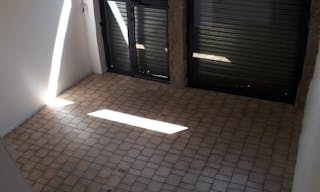 Galerie sur axe passant à Villeurbanne - Image 3