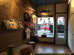 Pop-Up Shop in Vibrant Williamsburg - Image 8