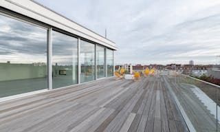 Soiree Rooftop with Skyline View - Image 10