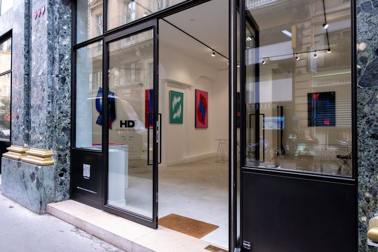 Galerie d'art / showroom / concept store / devanture Monument Historique - Image 1